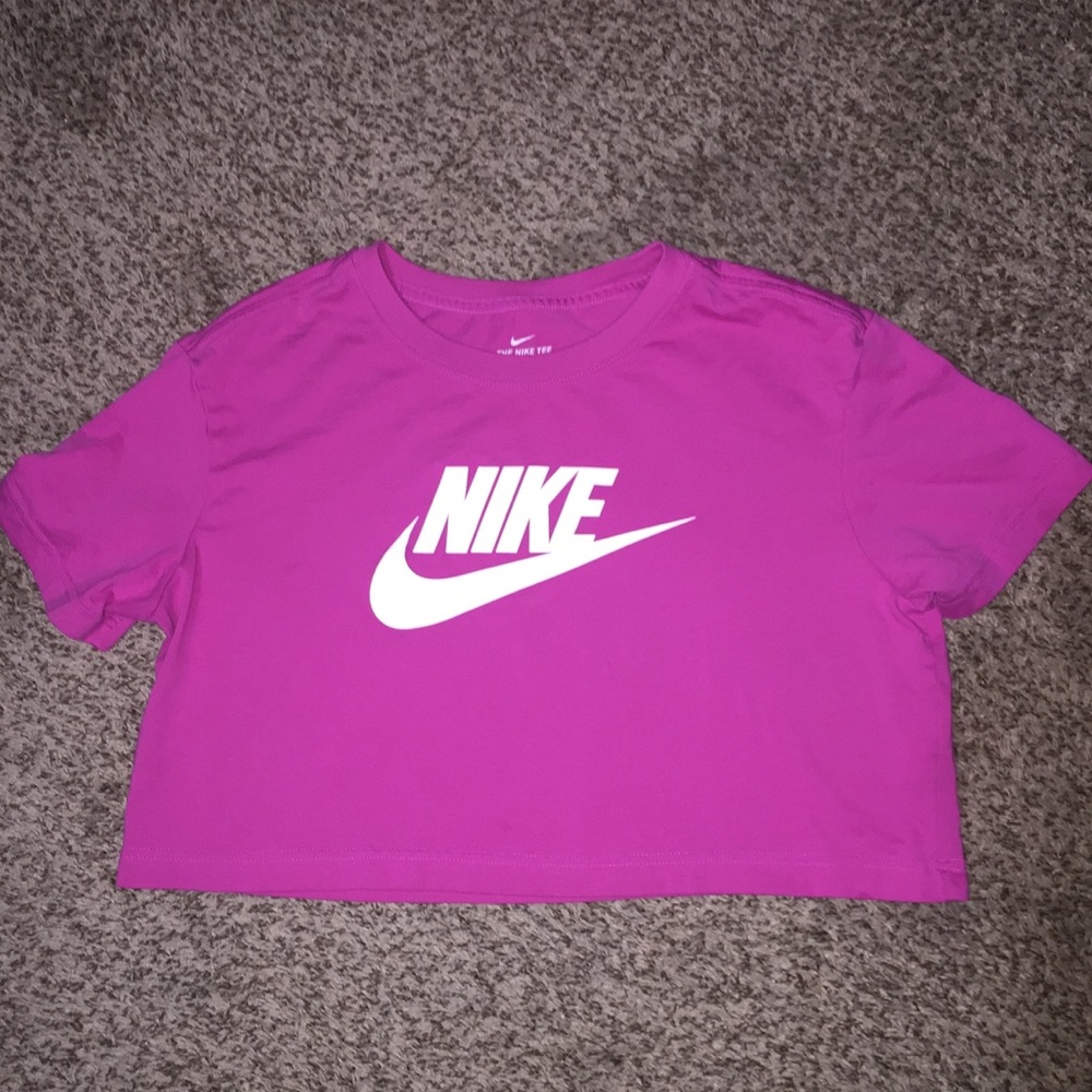 Nike crop tee